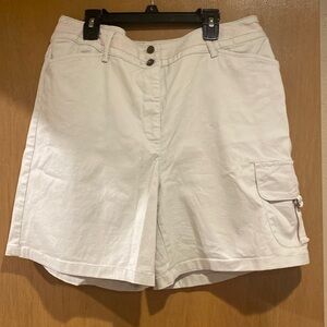 Khaki Westbound Petites Cargo shorts 14P